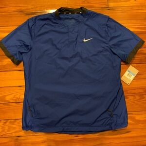 Nike Short-Sleeve Softball Windshirt Women’s Size Medium Blue Black AV6696-493